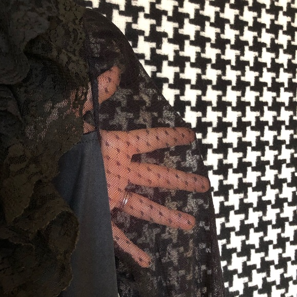 Vintage 80s / 90s Semi-sheer back deep-v lace button down blouse w/ ruffles - Picture 7 of 8